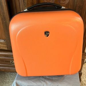 Heys E Case Rolling Suit Case